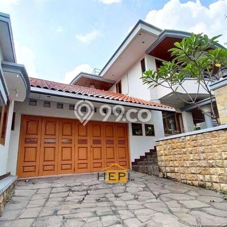 Rumah di Bukit Sari, Semarang, Luas 419m² LB 450m² - SEGERA MILIKI! Rumah di Bukit Sari, Semarang, Luas 419m² LB 450m² - SEGERA MILIKI!