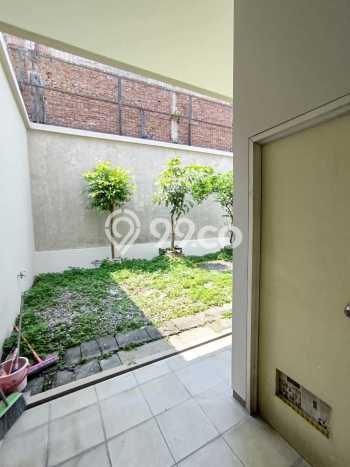 Dijual Rumah Siap Huni di Gajah Mungkur Semarang Harga Rp 4,3 Juta LT 300m2 Dijual Rumah Siap Huni di Gajah Mungkur Semarang Harga Rp 4,3 Juta LT 300m2