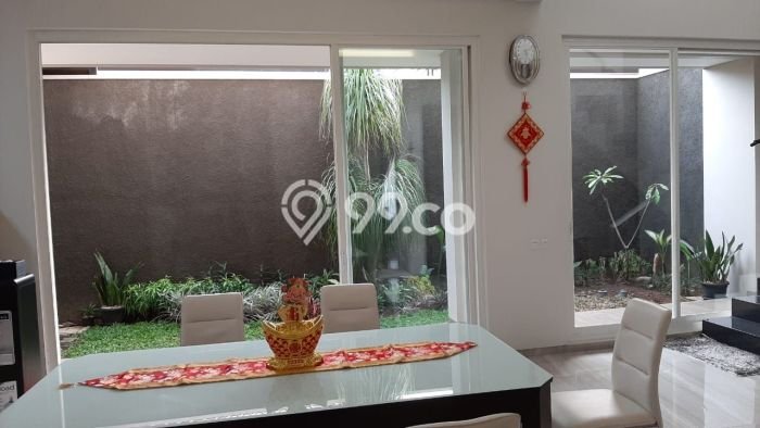 Rumah Strategis Candi Golf, Semarang, Luas 280m² Bangunan 380m² Rumah Strategis Candi Golf, Semarang, Luas 280m² Bangunan 380m²