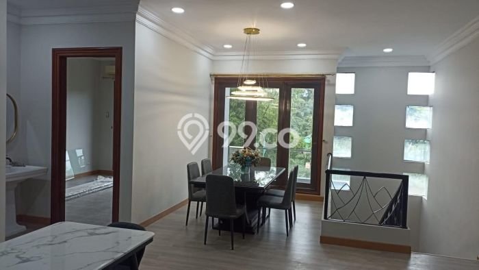 Rumah PREMIUM! di Candi Golf, Semarang, Luas 200m² Bangunan 250m², HARGA SPESIAL Rumah PREMIUM! di Candi Golf, Semarang, Luas 200m² Bangunan 250m², HARGA SPESIAL