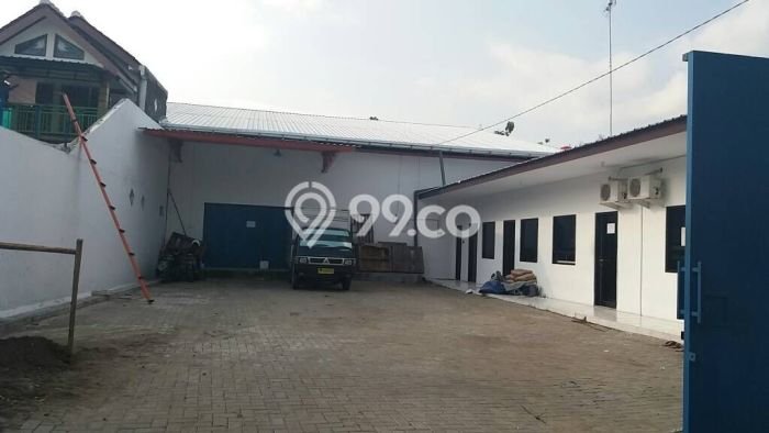 LOKASI STRATEGIS! Gudang di Blora Kota, Luas 550m², Area Komersial, Jalan Utama LOKASI STRATEGIS! Gudang di Blora Kota, Luas 550m², Area Komersial, Jalan Utama