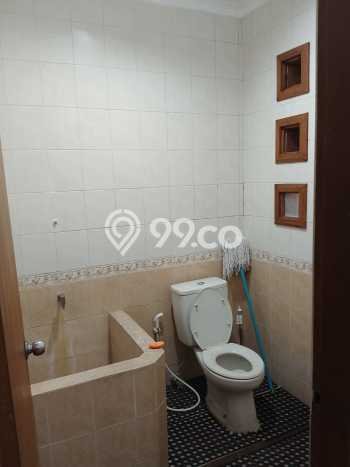 Lokasi strategis! Rumah siap huni disewakan di Semarang Barat LB 250m2 Lokasi strategis! Rumah siap huni disewakan di Semarang Barat LB 250m2