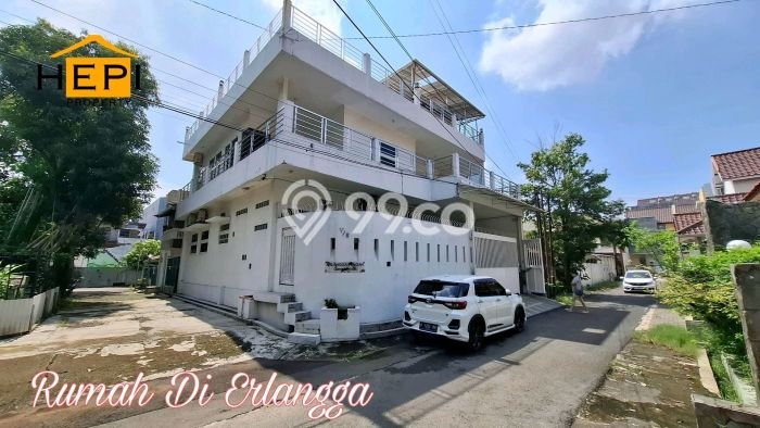 Rumah Luxury Modern Tanpa Renovasi di Pleburan Semarang Rumah Luxury Modern Tanpa Renovasi di Pleburan Semarang
