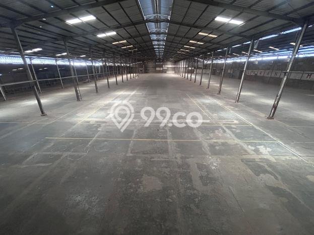 LOKASI PREMIUM! Gudang Kawasan Niaga Kawasan Ngaliyan, Luas 8257m², Siap Bisnis LOKASI PREMIUM! Gudang Kawasan Niaga Kawasan Ngaliyan, Luas 8257m², Siap Bisnis