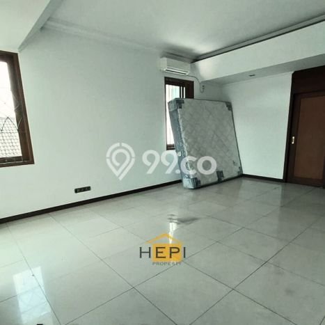 Rumah di Bukit Sari, Semarang, Luas 419m² LB 450m² - SEGERA MILIKI! Rumah di Bukit Sari, Semarang, Luas 419m² LB 450m² - SEGERA MILIKI!