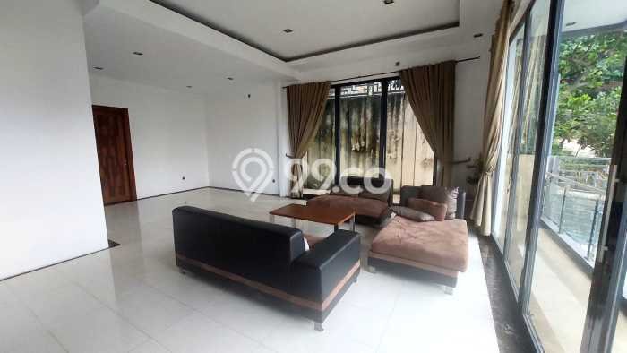 Lokasi terbaik! Rumah siap huni dikontrakkan di Gajah Mungkur LB 500m2 Lokasi terbaik! Rumah siap huni dikontrakkan di Gajah Mungkur LB 500m2