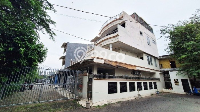 For Sale! Luxury House LT 133m2 Desain Modern di Taman Palem For Sale! Luxury House LT 133m2 Desain Modern di Taman Palem