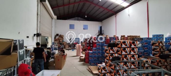 Lokasi Strategis! Dijual Gudang Bisnis di Cipondoh, Tangerang Kondisi Bagus Lokasi Strategis! Dijual Gudang Bisnis di Cipondoh, Tangerang Kondisi Bagus