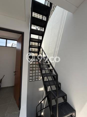 Jual Rumah Mewah Megah Dengan View Eksklusif di Alam Sutera, Tangerang Jual Rumah Mewah Megah Dengan View Eksklusif di Alam Sutera, Tangerang