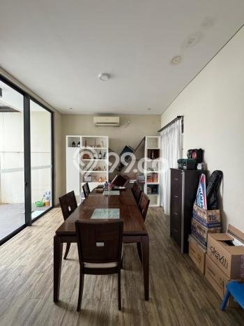 Jual Rumah Luas Elegan Dengan View Eksklusif di BSD City, Tangerang Jual Rumah Luas Elegan Dengan View Eksklusif di BSD City, Tangerang