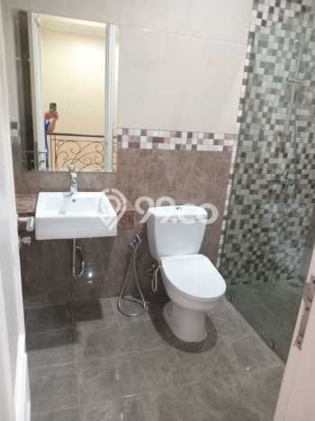 Ready to Use! Premium House LT 160m2 Desain Modern di Puri Indah Ready to Use! Premium House LT 160m2 Desain Modern di Puri Indah