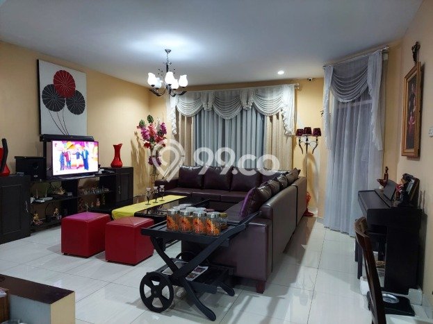 Rumah Elit Modern Tanpa Renovasi di Puri Indah Jakarta Barat Rumah Elit Modern Tanpa Renovasi di Puri Indah Jakarta Barat