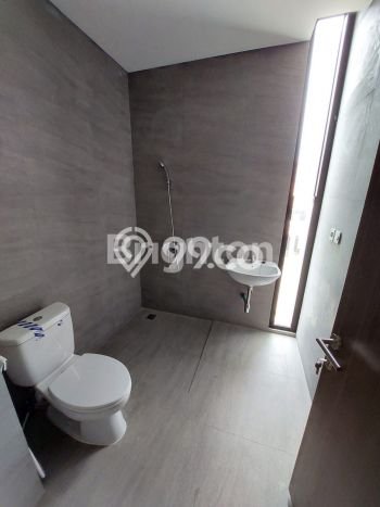 Rumah Luas Asri 4 KT Siap Huni di Pesanggrahan Jakarta Barat Rumah Luas Asri 4 KT Siap Huni di Pesanggrahan Jakarta Barat