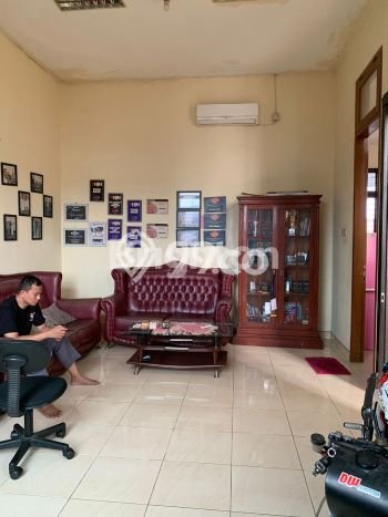 Hunian Mewah LB 220m2 Siap Pakai Desain Elegan di Sukmajaya, Depok Hunian Mewah LB 220m2 Siap Pakai Desain Elegan di Sukmajaya, Depok