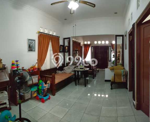 Rumah Modern Minimalis 4 Kamar Siap Huni di Semarang Tengah Rumah Modern Minimalis 4 Kamar Siap Huni di Semarang Tengah
