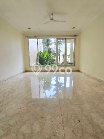 Rumah Elit Modern Tanpa Renovasi di Pondok Indah Jakarta Selatan Rumah Elit Modern Tanpa Renovasi di Pondok Indah Jakarta Selatan