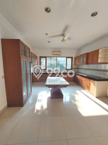 Rumah sewa siap huni 5 KT di Pejaten, Jakarta Selatan Rumah sewa siap huni 5 KT di Pejaten, Jakarta Selatan