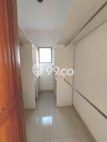Rumah sewa siap huni 5 KT di Pejaten, Jakarta Selatan Rumah sewa siap huni 5 KT di Pejaten, Jakarta Selatan