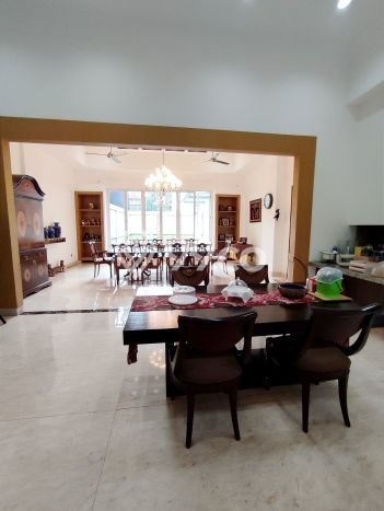 For Sale! Luxury House LT 445m2 Desain Elegan di Lebak Bulus For Sale! Luxury House LT 445m2 Desain Elegan di Lebak Bulus