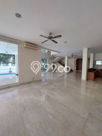 PILIHAN TEPAT! Rumah kawasan Pondok Indah, 4 KT, Akses Sekolah, LT 589m2m² Bangunan 360m2m² PILIHAN TEPAT! Rumah kawasan Pondok Indah, 4 KT, Akses Sekolah, LT 589m2m² Bangunan 360m2m²