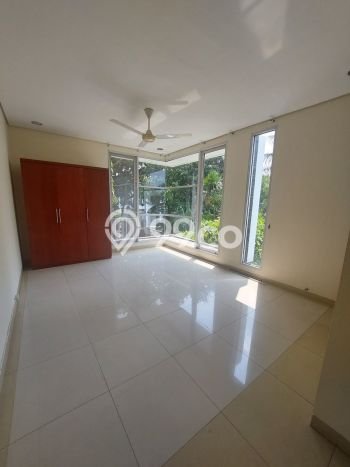PILIHAN TEPAT! Rumah kawasan Pondok Indah, 4 KT, Akses Sekolah, LT 589m2m² Bangunan 360m2m² PILIHAN TEPAT! Rumah kawasan Pondok Indah, 4 KT, Akses Sekolah, LT 589m2m² Bangunan 360m2m²