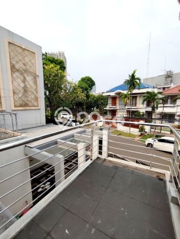 Rumah Elit Modern Siap Huni di Pondok Indah Jakarta Selatan Rumah Elit Modern Siap Huni di Pondok Indah Jakarta Selatan