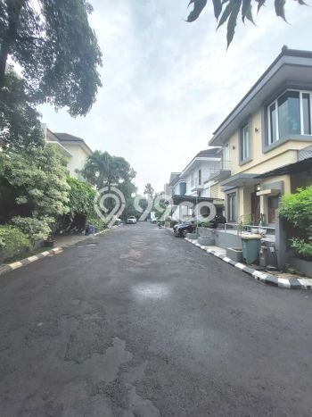 Rumah 4 KT 3 KM LT 235m², LB 300m² di Pejaten, Jakarta Selatan Rumah 4 KT 3 KM LT 235m², LB 300m² di Pejaten, Jakarta Selatan