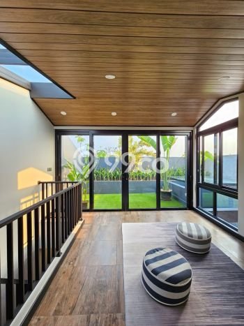 Rumah Elit Modern Tanpa Renovasi di Pondok Indah Jakarta Selatan Rumah Elit Modern Tanpa Renovasi di Pondok Indah Jakarta Selatan