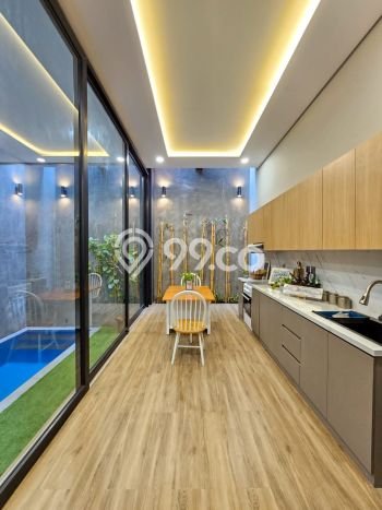 Rumah Elit Modern Tanpa Renovasi di Pondok Indah Jakarta Selatan Rumah Elit Modern Tanpa Renovasi di Pondok Indah Jakarta Selatan