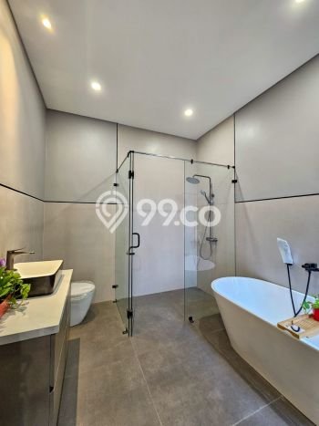 Rumah Elit Modern Tanpa Renovasi di Pondok Indah Jakarta Selatan Rumah Elit Modern Tanpa Renovasi di Pondok Indah Jakarta Selatan