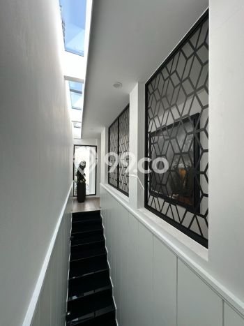 Rumah Elit Modern Tanpa Renovasi di Kemang Jakarta Selatan Rumah Elit Modern Tanpa Renovasi di Kemang Jakarta Selatan