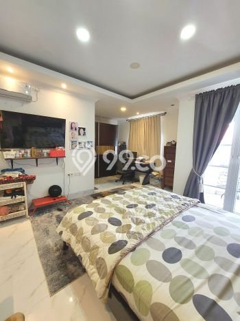 Hunian Mewah LB 200m2 Siap Pakai Desain Elegan di Bintaro, Jakarta Selatan Hunian Mewah LB 200m2 Siap Pakai Desain Elegan di Bintaro, Jakarta Selatan