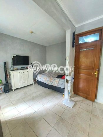 Rumah Minimalis di Pondok Indah, Jakarta Selatan, Luas 174m² Bangunan 350m² Rumah Minimalis di Pondok Indah, Jakarta Selatan, Luas 174m² Bangunan 350m²