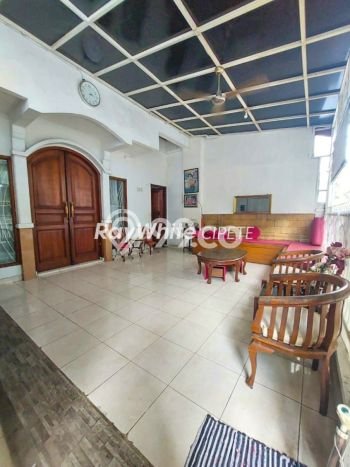 Rumah Minimalis di Pondok Indah, Jakarta Selatan, Luas 174m² Bangunan 350m² Rumah Minimalis di Pondok Indah, Jakarta Selatan, Luas 174m² Bangunan 350m²
