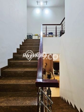 For Sale! Luxury House LT 150m2 Desain Modern di Kemang For Sale! Luxury House LT 150m2 Desain Modern di Kemang