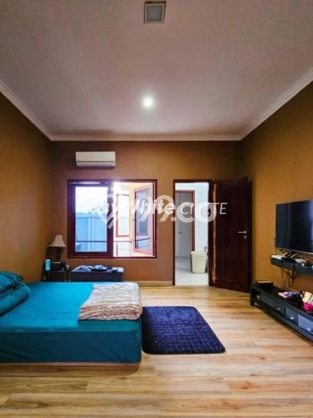 For Sale! Luxury House LT 150m2 Desain Modern di Kemang For Sale! Luxury House LT 150m2 Desain Modern di Kemang
