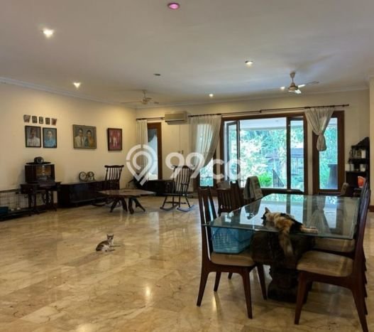 Rumah 5 KT 4 KM di Kawasan Pejaten, Jakarta Selatan Rumah 5 KT 4 KM di Kawasan Pejaten, Jakarta Selatan
