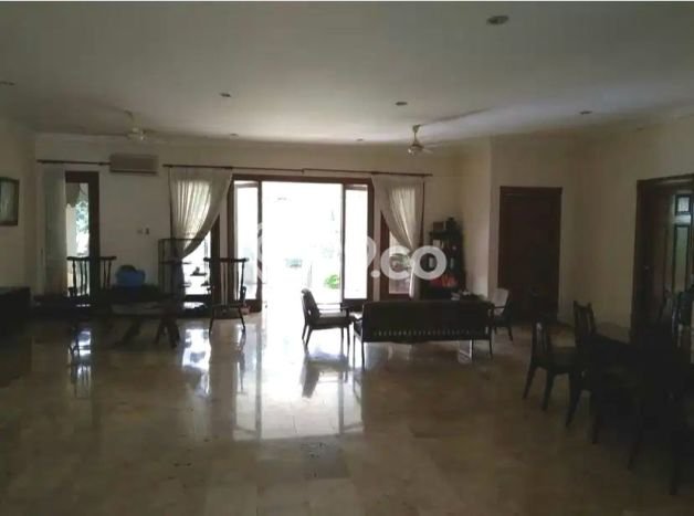 Rumah 5 KT 4 KM di Kawasan Pejaten, Jakarta Selatan Rumah 5 KT 4 KM di Kawasan Pejaten, Jakarta Selatan