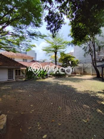 Rumah Luxury di Jakarta Selatan Strategis Kondisi Baik Rumah Luxury di Jakarta Selatan Strategis Kondisi Baik