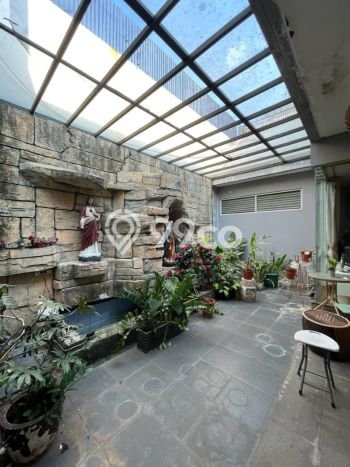 Rumah Elit Modern Tanpa Renovasi di Pondok Indah Jakarta Selatan Rumah Elit Modern Tanpa Renovasi di Pondok Indah Jakarta Selatan