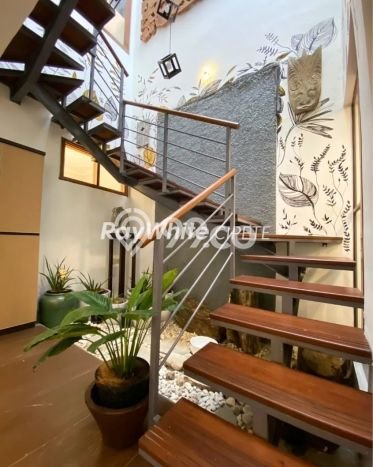 Rumah Luxury Modern Tanpa Renovasi di Pondok Indah Jakarta Selatan Rumah Luxury Modern Tanpa Renovasi di Pondok Indah Jakarta Selatan