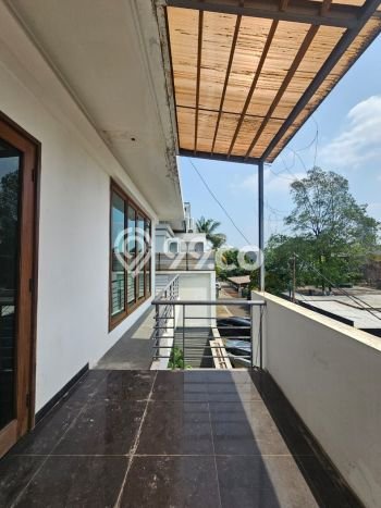 Rumah 4 KT 3 KM LT 235m², LB 300m² di Pejaten, Jakarta Selatan Rumah 4 KT 3 KM LT 235m², LB 300m² di Pejaten, Jakarta Selatan
