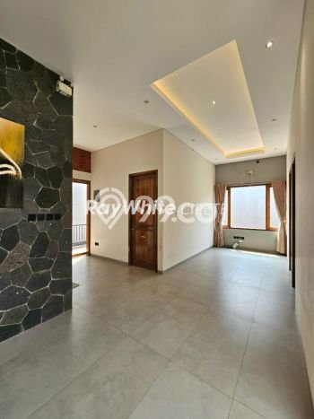 Hot Offer Hunian Mewah Ideal dan Luas di Jagakarsa, Jakarta Selatan Hot Offer Hunian Mewah Ideal dan Luas di Jagakarsa, Jakarta Selatan