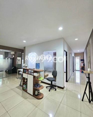 FOR SALE! Komersial di Kemayoran Jakarta Pusat, LT 161m2, LB 559m2 FOR SALE! Komersial di Kemayoran Jakarta Pusat, LT 161m2, LB 559m2