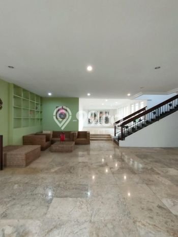 Rumah Elit LB 1000m2 Siap Huni Desain Elegan di Kemang, Jakarta Selatan Rumah Elit LB 1000m2 Siap Huni Desain Elegan di Kemang, Jakarta Selatan