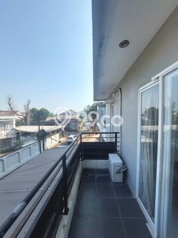Rumah Mewah LB 178m2 Siap Huni Desain Elegan di Cipete, Jakarta Selatan Rumah Mewah LB 178m2 Siap Huni Desain Elegan di Cipete, Jakarta Selatan