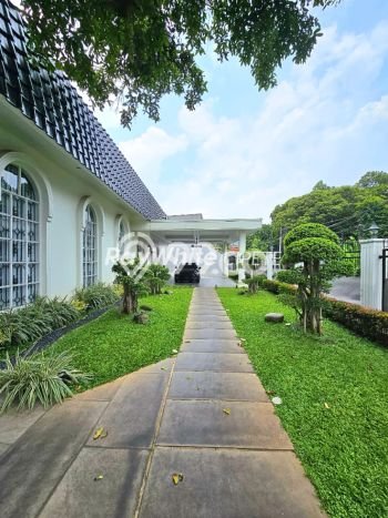 Rumah Elit Modern Tanpa Renovasi di Cipete Jakarta Selatan Rumah Elit Modern Tanpa Renovasi di Cipete Jakarta Selatan