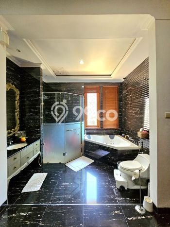 Rumah Elit Modern Siap Huni di Pondok Indah Jakarta Selatan Rumah Elit Modern Siap Huni di Pondok Indah Jakarta Selatan