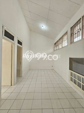 Rumah Elit Modern Tanpa Renovasi di Lebak Bulus Jakarta Selatan Rumah Elit Modern Tanpa Renovasi di Lebak Bulus Jakarta Selatan