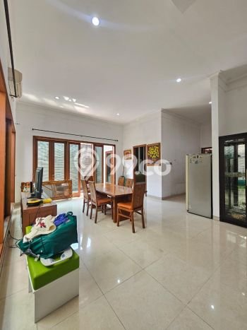 Rumah 4 KT 3 KM LT 235m², LB 300m² di Pejaten, Jakarta Selatan Rumah 4 KT 3 KM LT 235m², LB 300m² di Pejaten, Jakarta Selatan